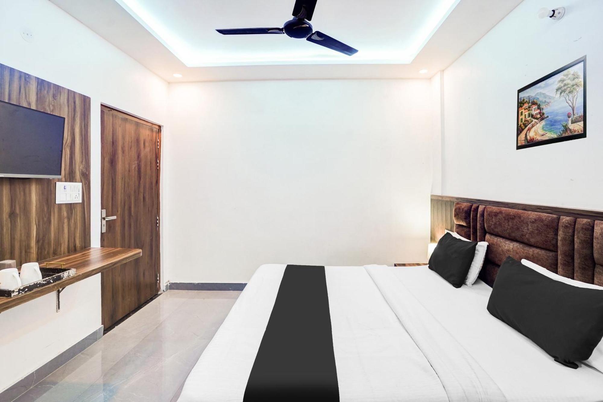 Super Hotel O Sunrakh Road Vrindavan Formerly Ganga Residency Ngoại thất bức ảnh