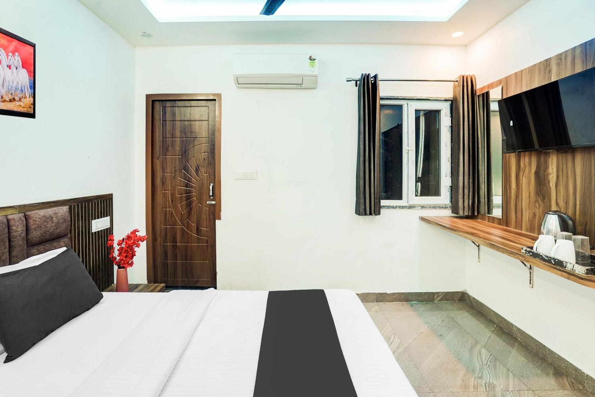 Super Hotel O Sunrakh Road Vrindavan Formerly Ganga Residency Ngoại thất bức ảnh
